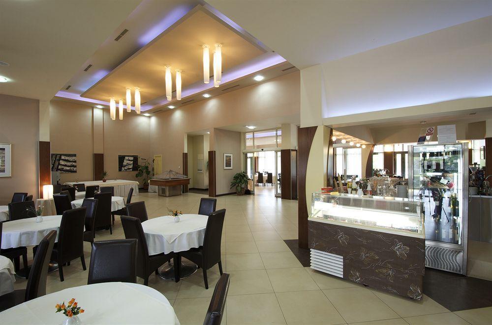 Hotel Fontana 부젯 외부 사진