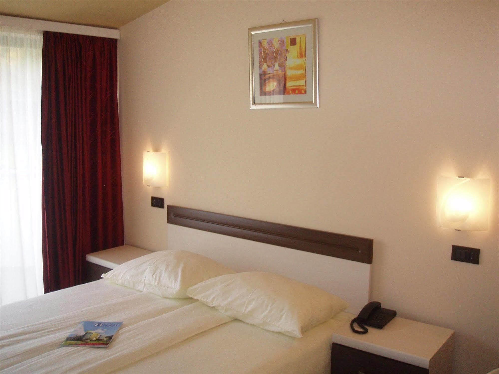 Hotel Fontana 부젯 외부 사진