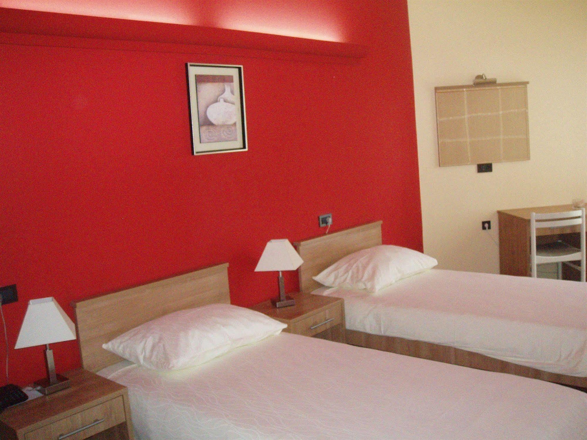 Hotel Fontana 부젯 객실 사진