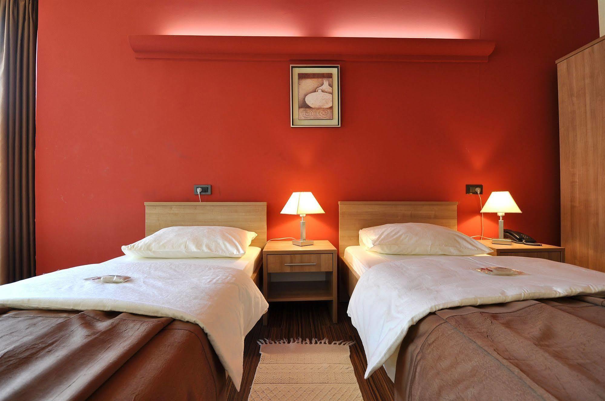 Hotel Fontana 부젯 외부 사진